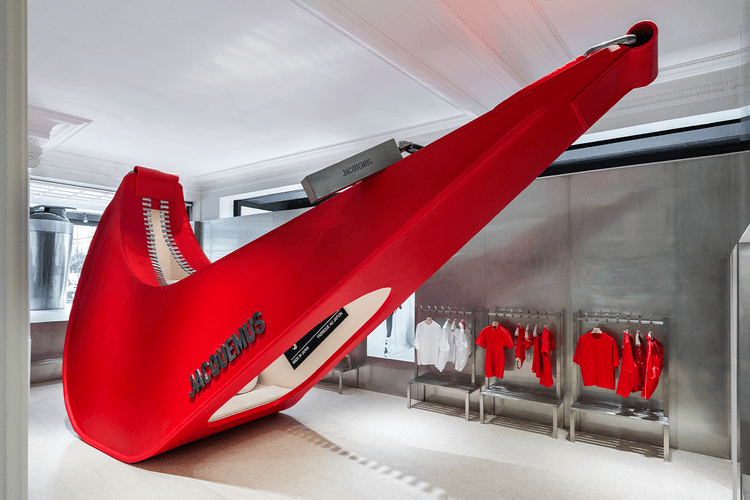 巨大化 Swoosh 雕塑!走進 Nike x Jacquemus 期間限定店